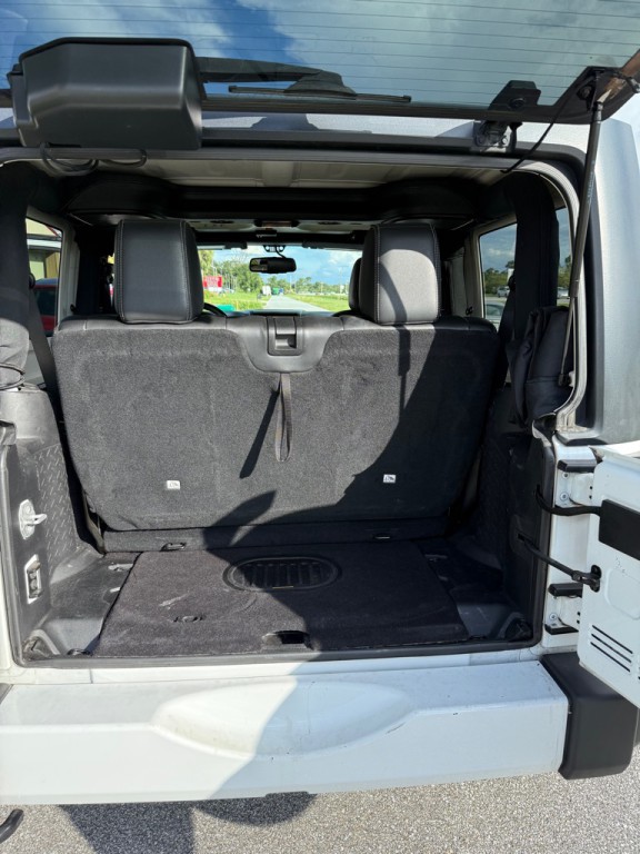 2016 Jeep Wrangler Image 15