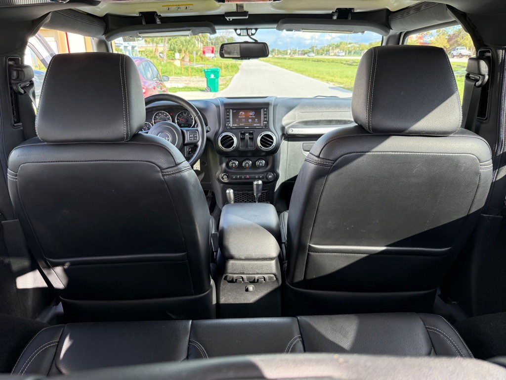 2016 Jeep Wrangler Image 17