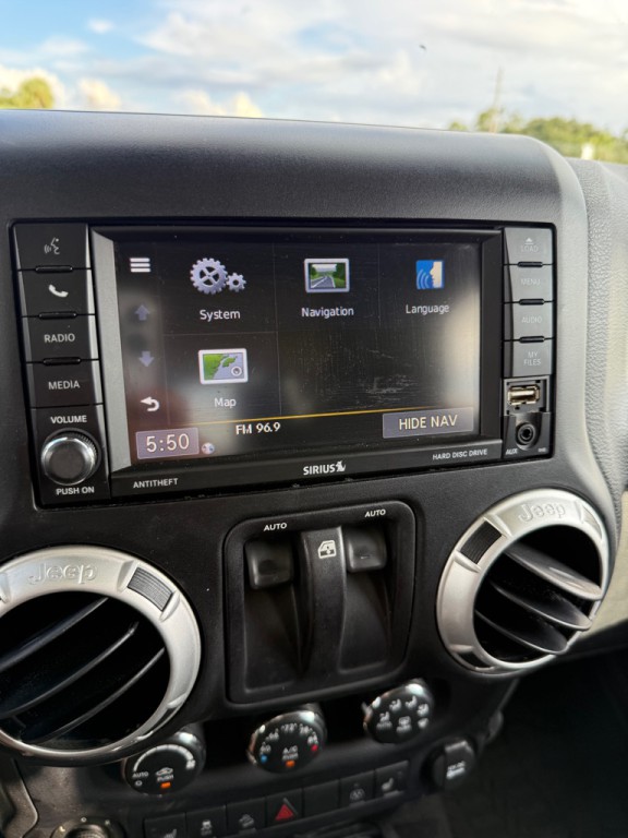 2016 Jeep Wrangler Image 20