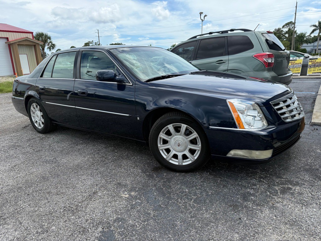 2008 Cadillac DTS Image 1