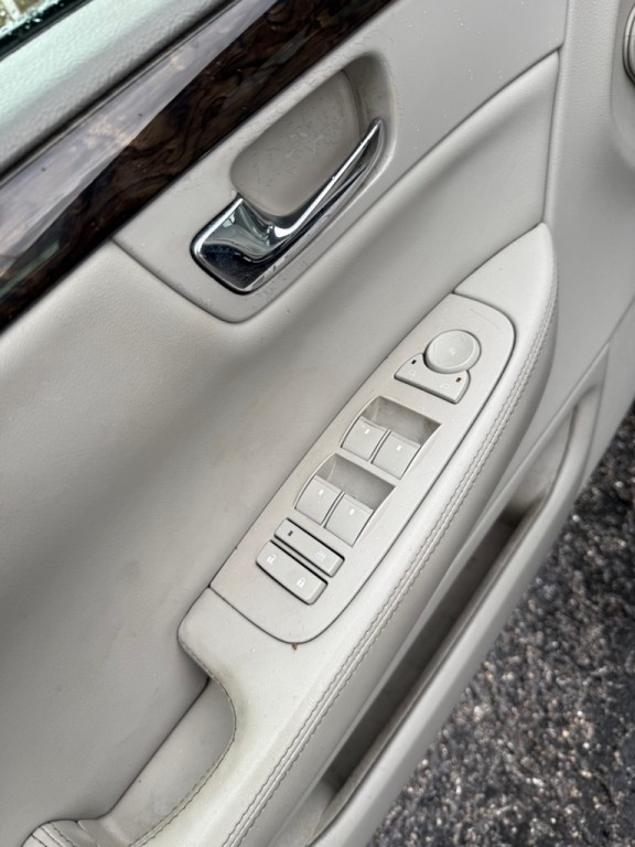 2008 Cadillac DTS Image 10