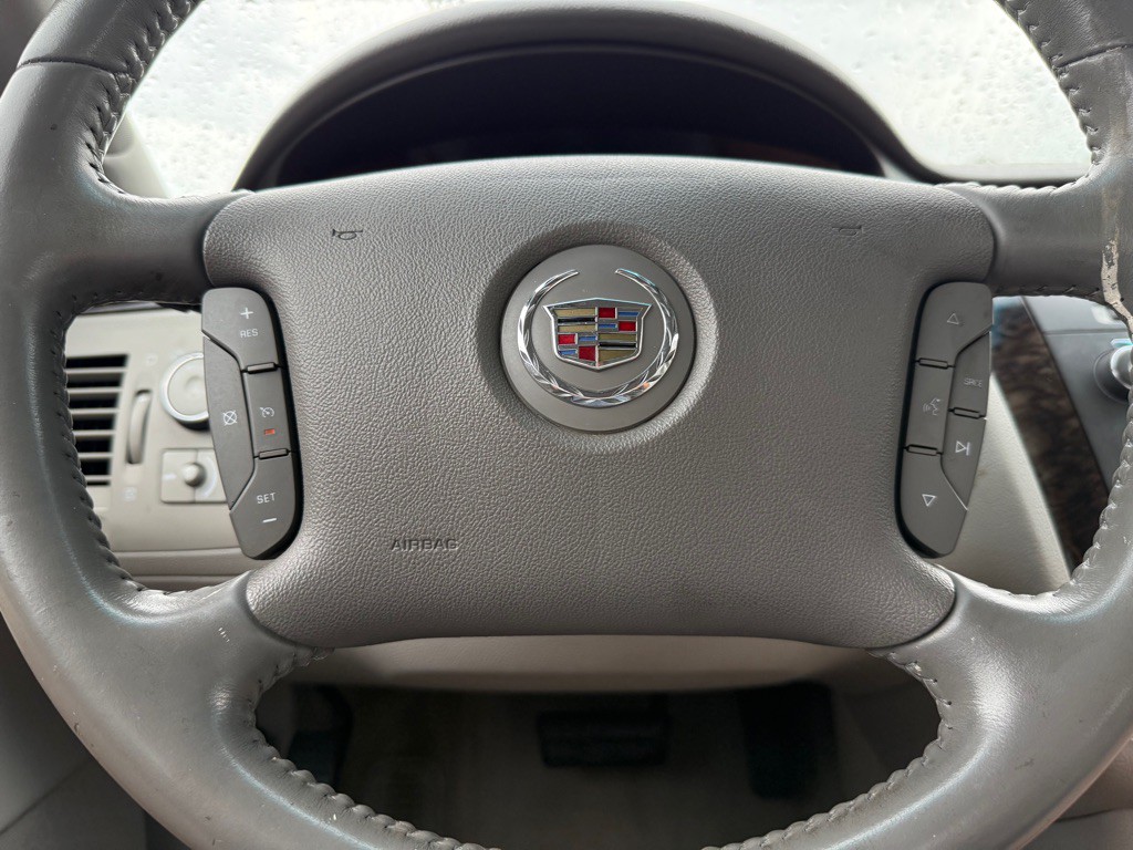 2008 Cadillac DTS Image 13