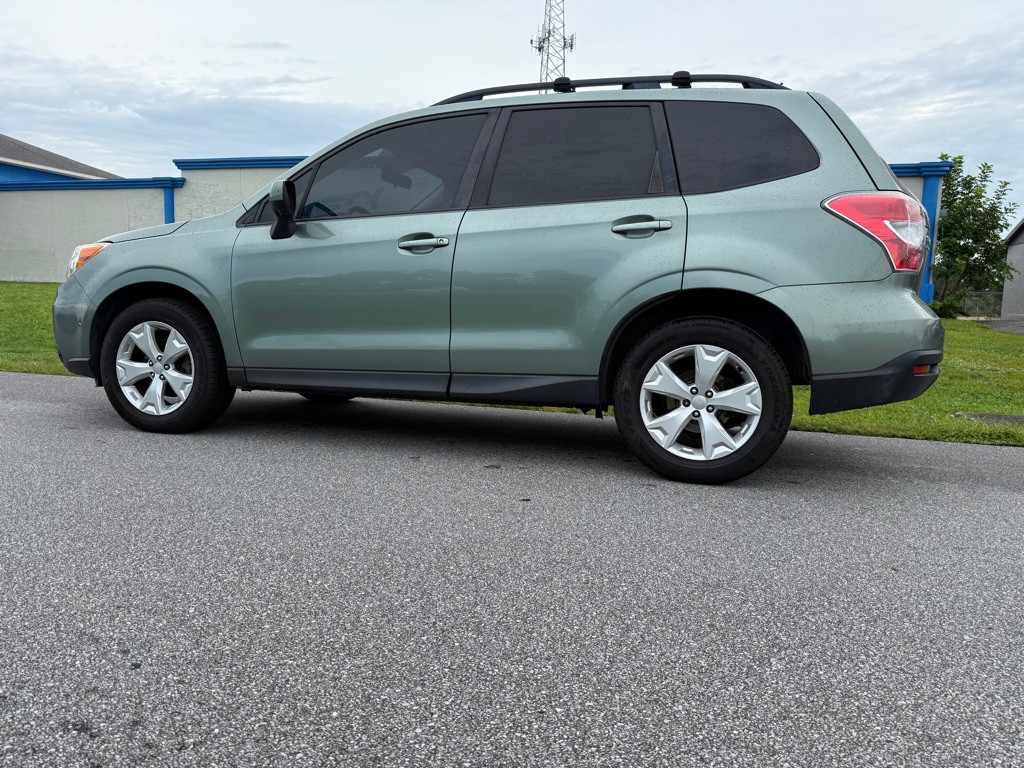2015 Subaru Forester Image 2