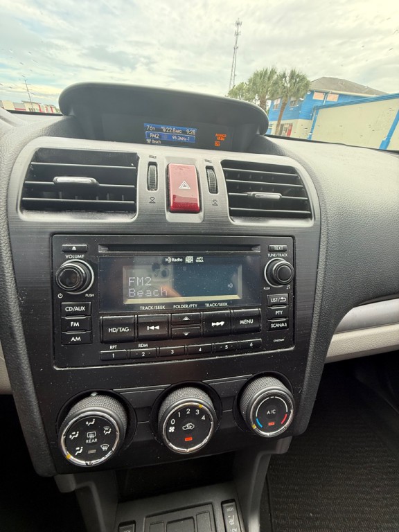 2015 Subaru Forester Image 13