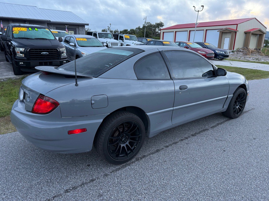 2005 Pontiac Firebird Image 3
