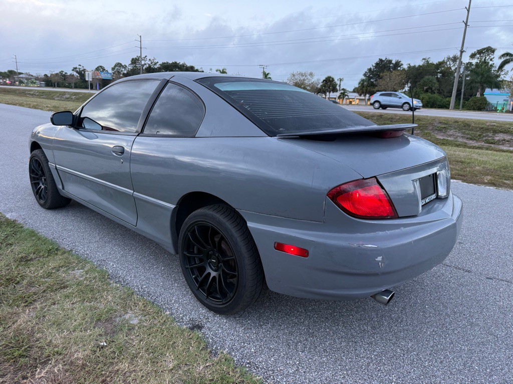 2005 Pontiac Firebird Image 5