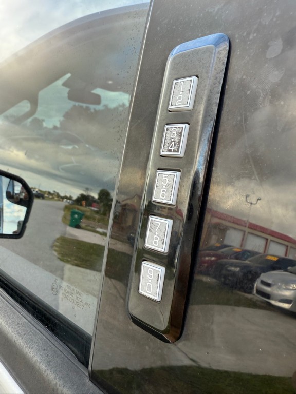 2015 Ford F-150 Image 11