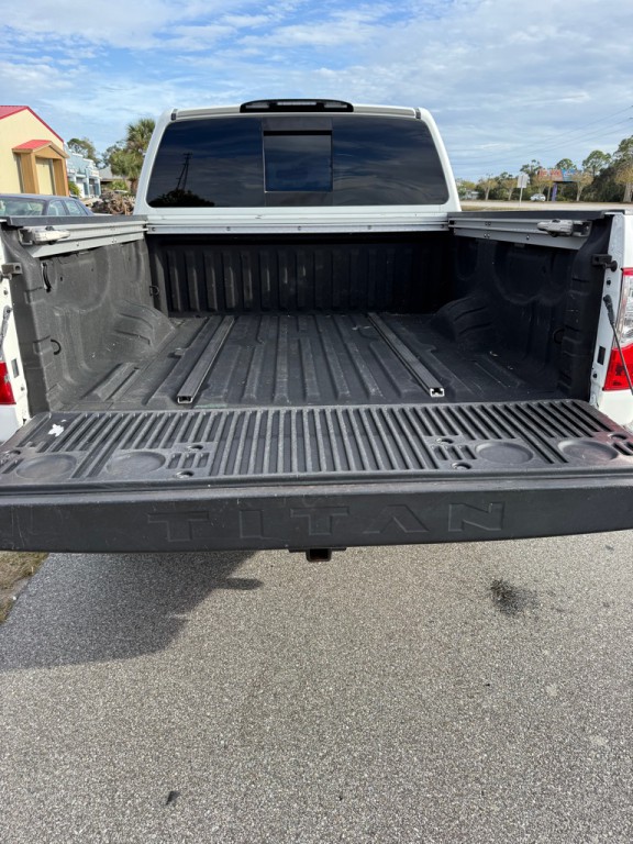 2017 Nissan Titan Image 5