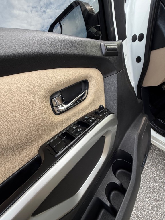 2017 Nissan Titan Image 13