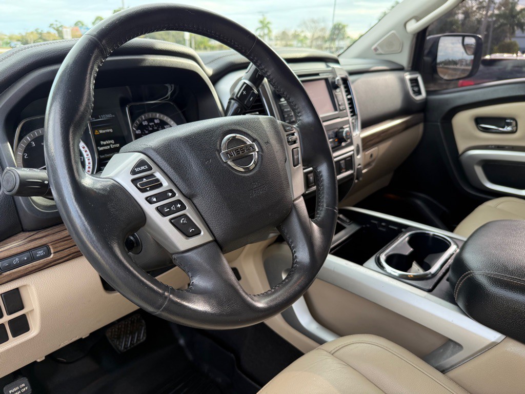 2017 Nissan Titan Image 15
