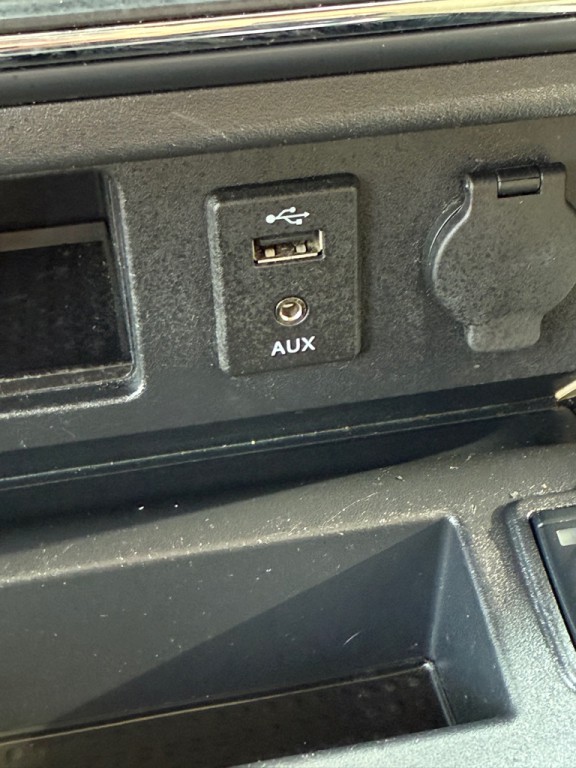 2017 Nissan Titan Image 24