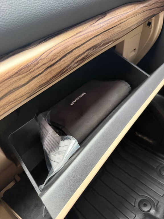 2017 Nissan Titan Image 17