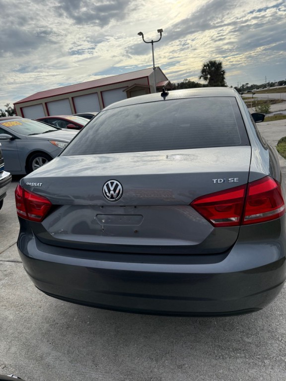 2015 Volkswagen Passat Image 4