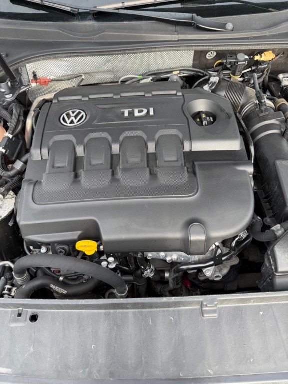 2015 Volkswagen Passat Image 14