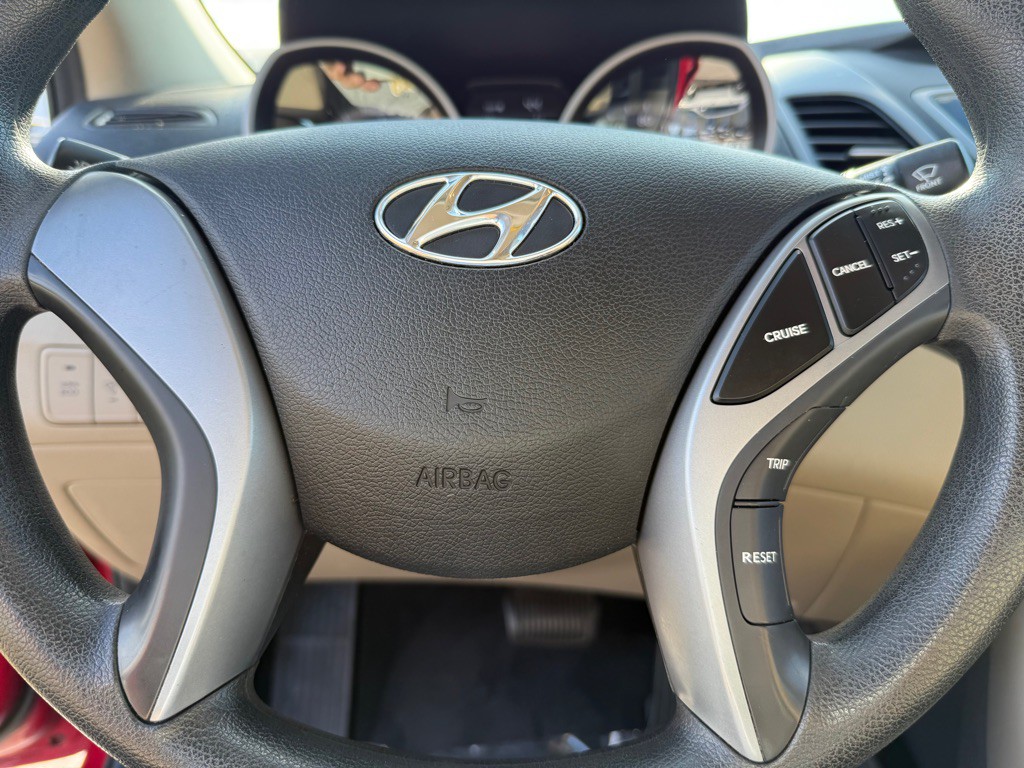 2016 Hyundai Elantra Image 15