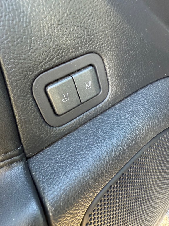 2012 Lincoln MKZ Image 12