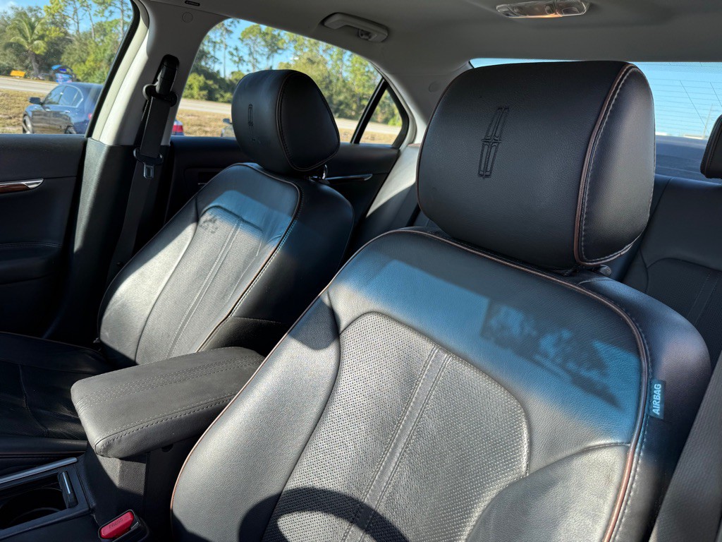 2012 Lincoln MKZ Image 13