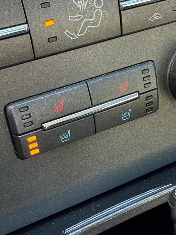 2012 Lincoln MKZ Image 17