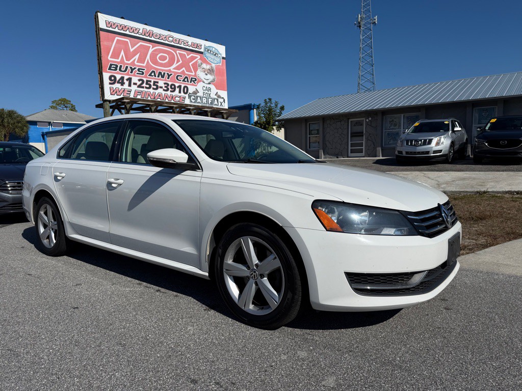 2012 Volkswagen Passat Image 1