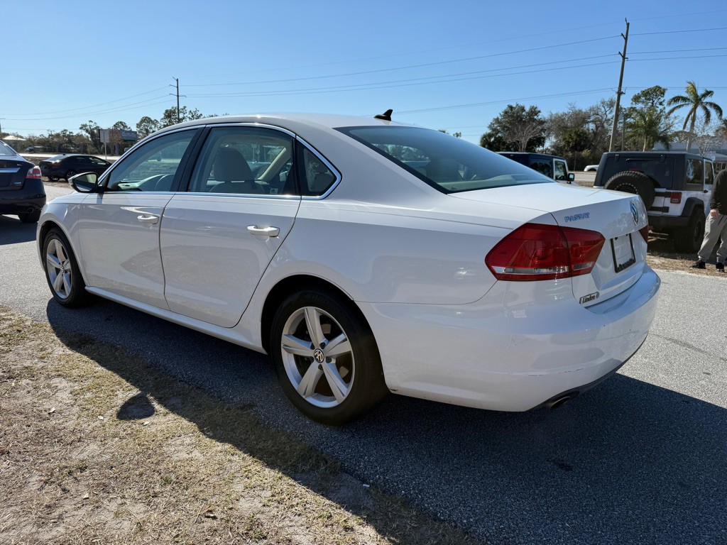 2012 Volkswagen Passat Image 5