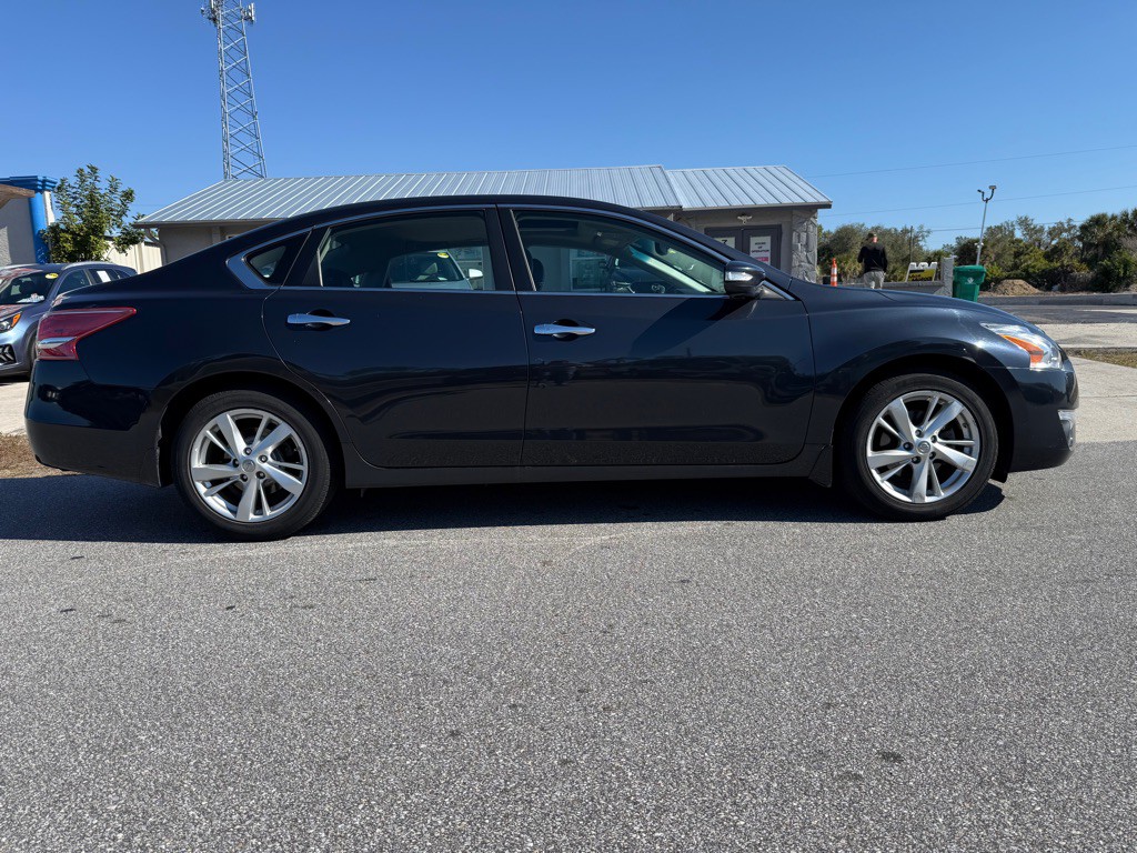 2013 Nissan Altima Image 2