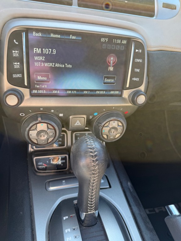 2015 Chevrolet Camaro Image 17