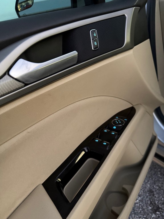 2016 Ford Fusion Image 10