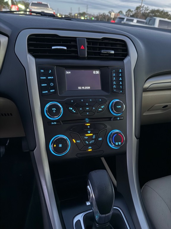 2016 Ford Fusion Image 14