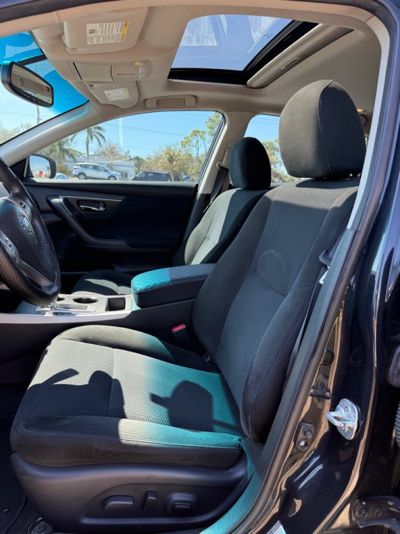 2015 Nissan Altima Image 9