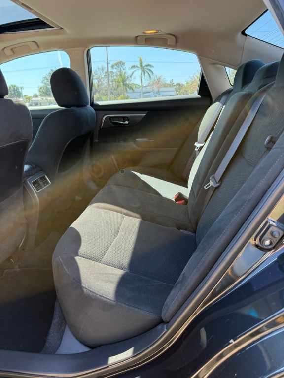 2015 Nissan Altima Image 11