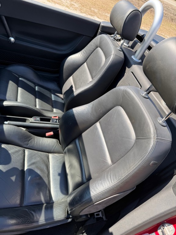 2002 Audi TT Image 10