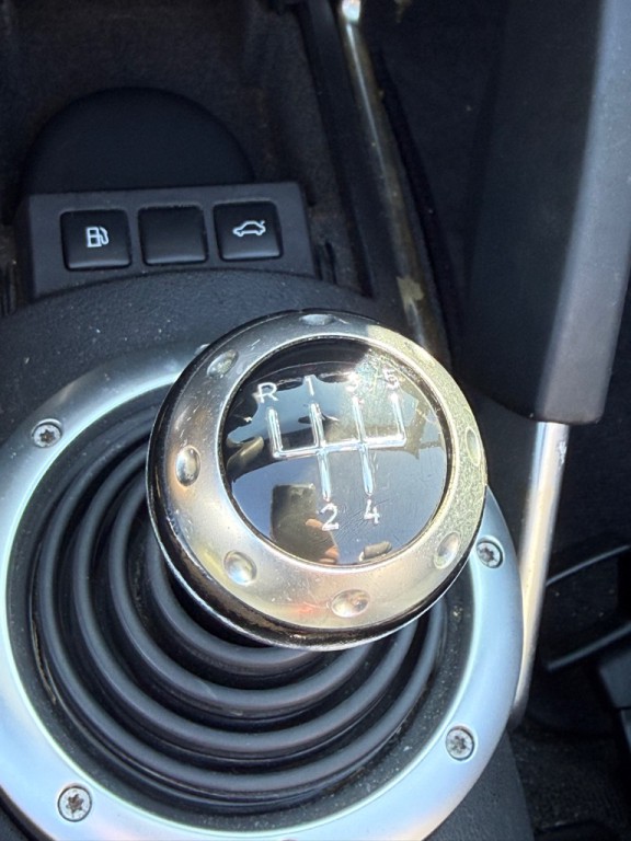 2002 Audi TT Image 14