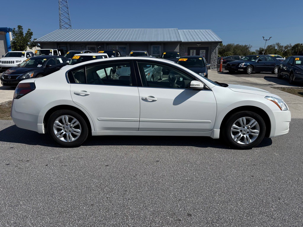 2012 Nissan Altima Image 2