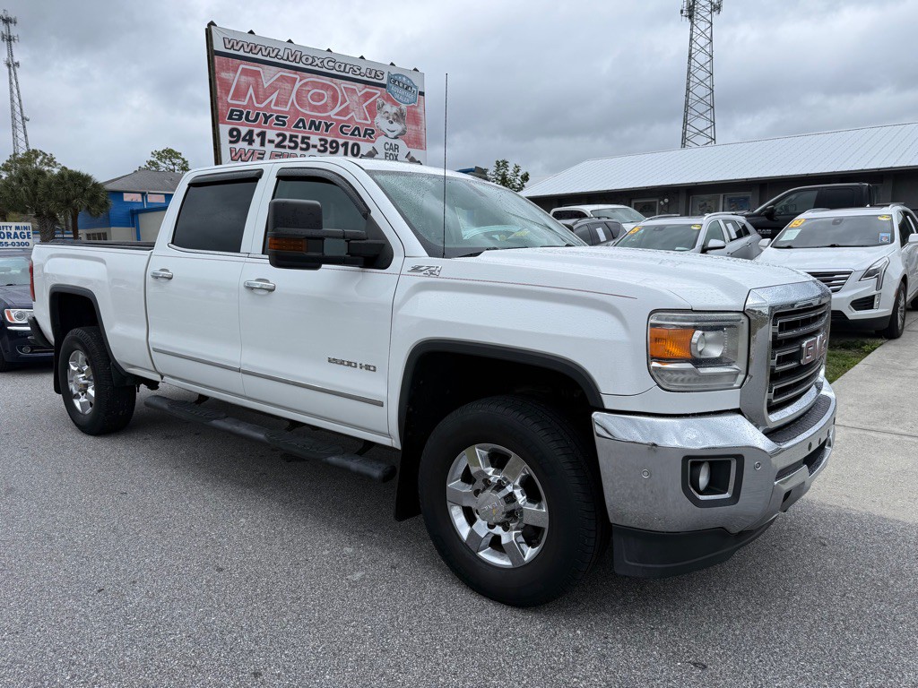 2015 GMC Sierra Image 1