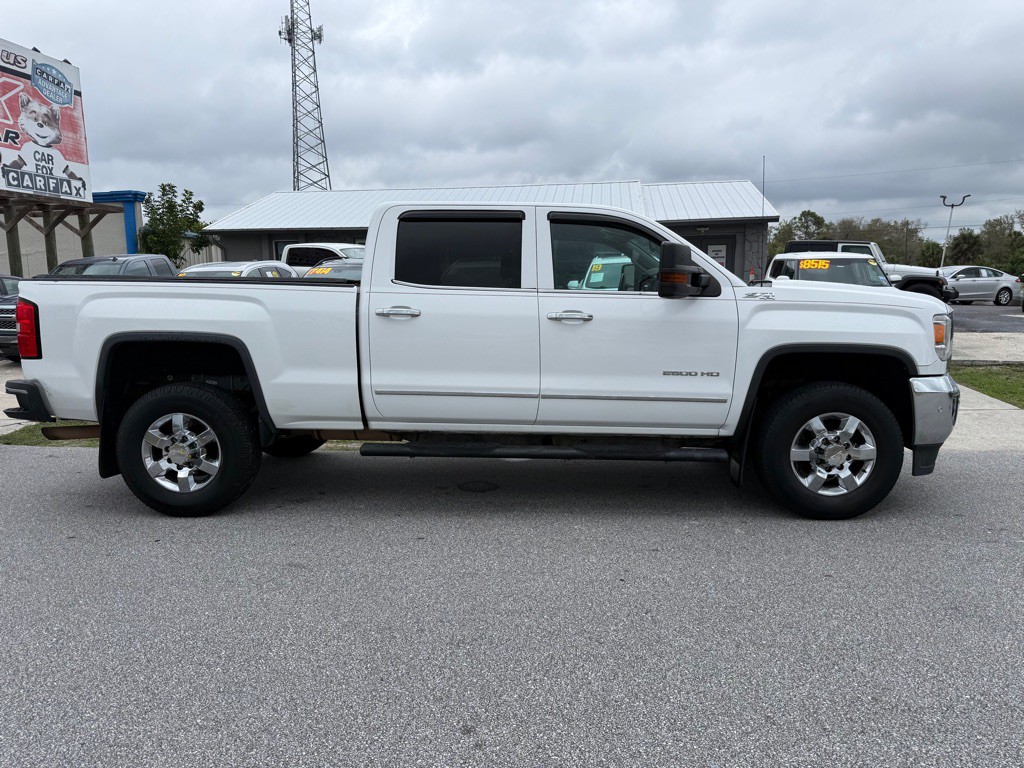 2015 GMC Sierra Image 2