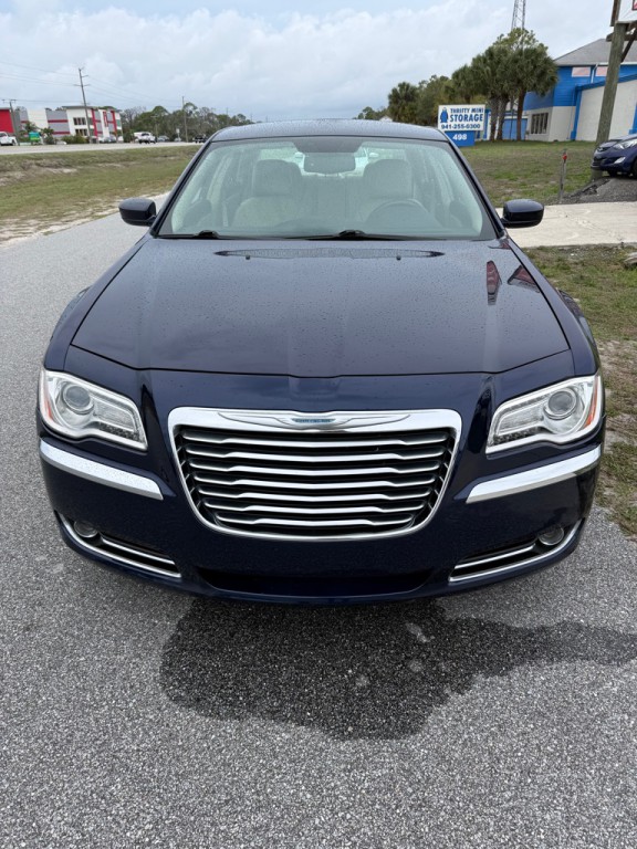 2013 Chrysler 300 Image 6