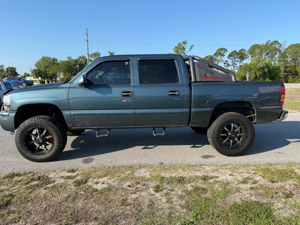 2007 GMC Sierra Image 8