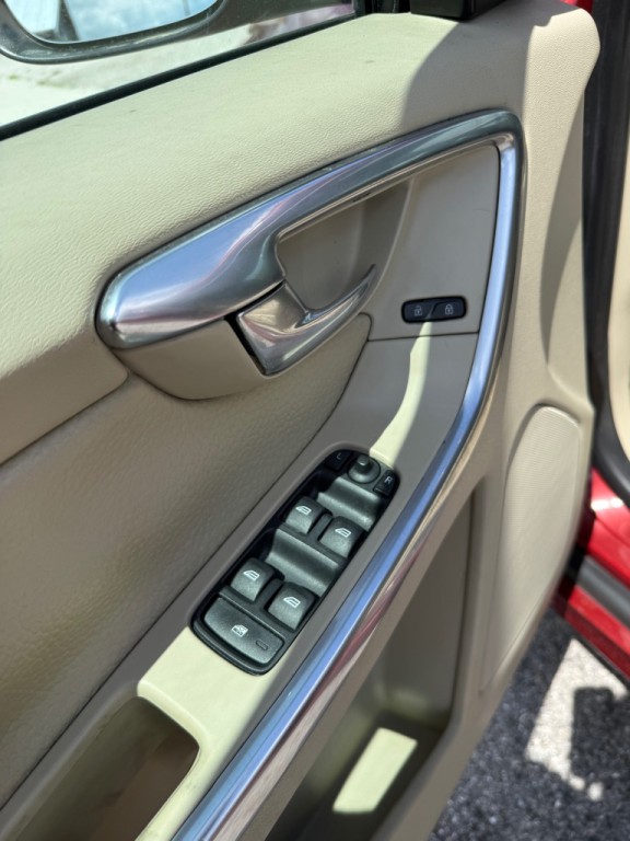 2014 Volvo XC60 Image 9