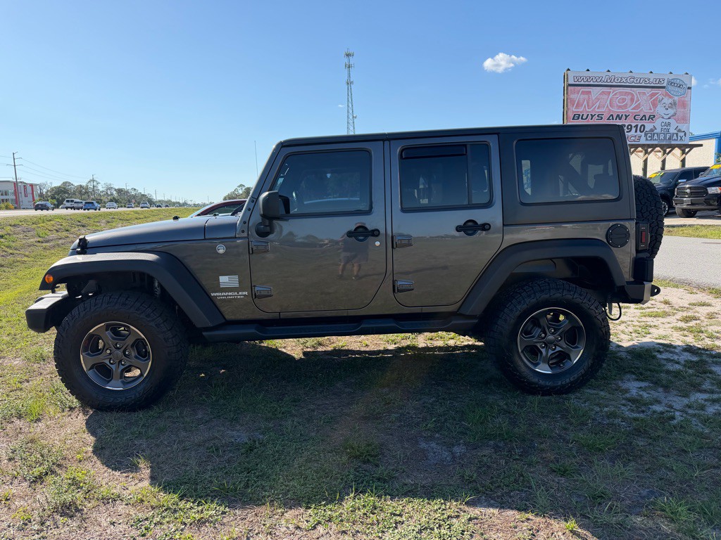 2017 Jeep Wrangler Unlimited Image 2