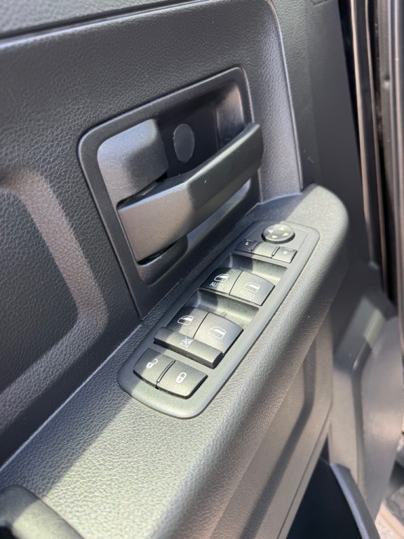 2017 RAM 1500 Image 12
