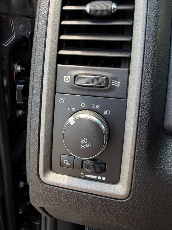 2017 RAM 1500 Image 17