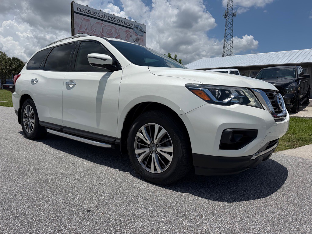 2018 Nissan Pathfinder Image 1