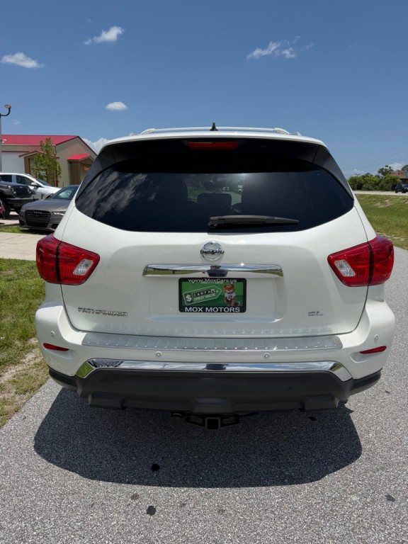 2018 Nissan Pathfinder Image 4