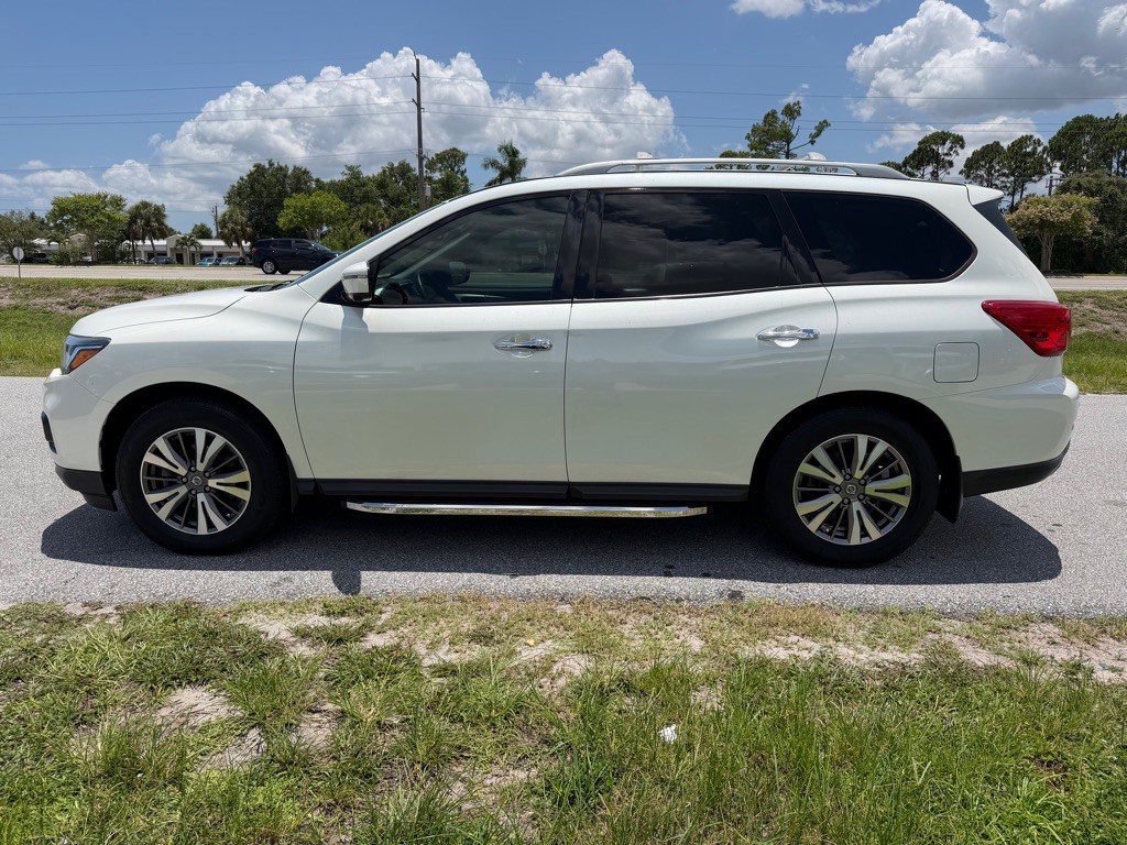 2018 Nissan Pathfinder Image 6
