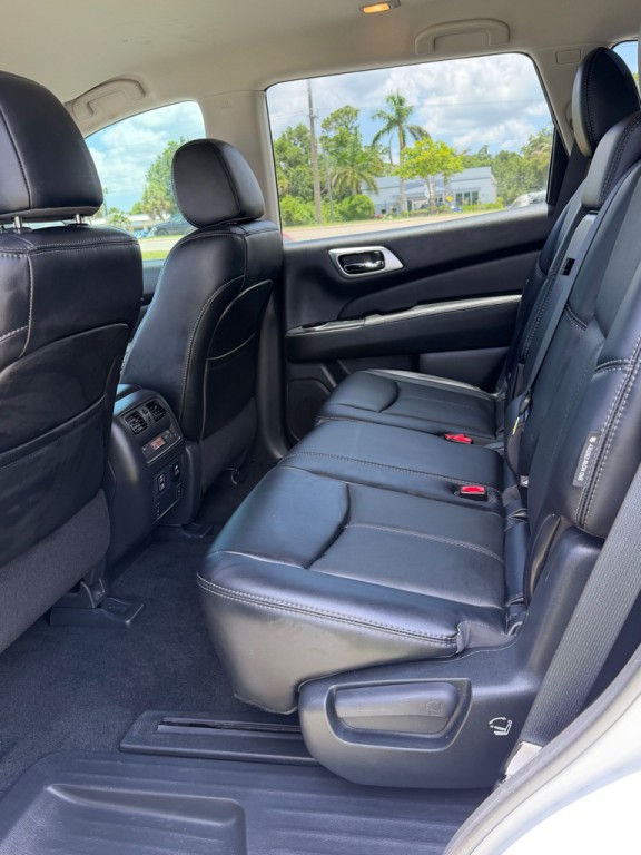 2018 Nissan Pathfinder Image 12