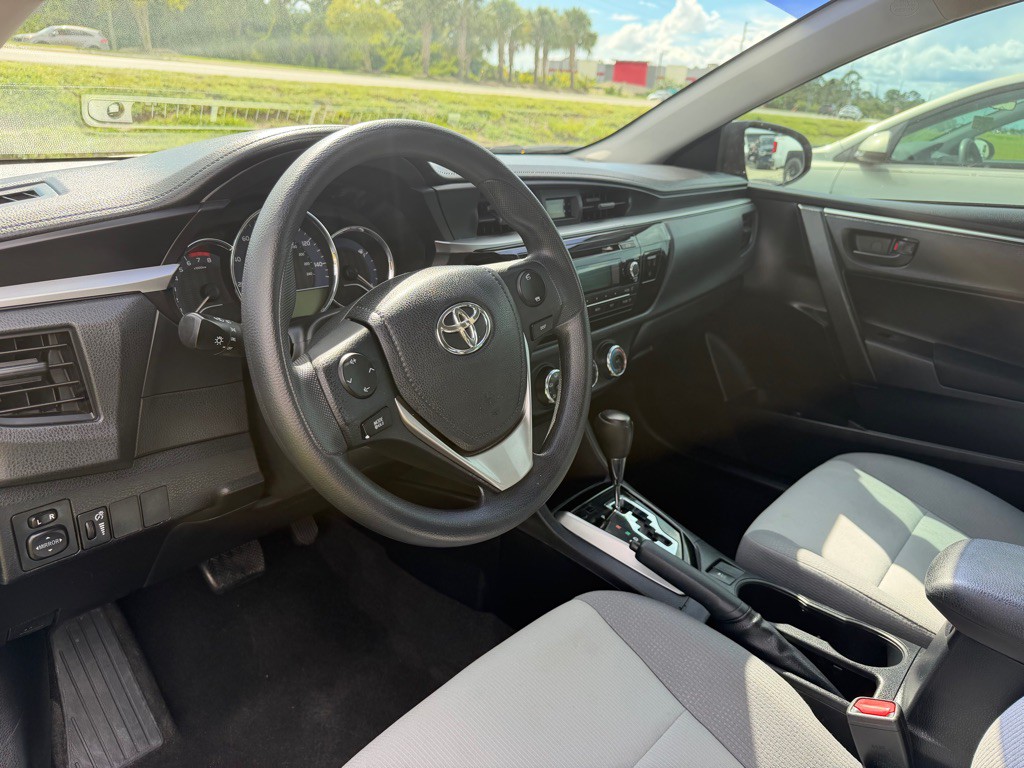 2015 Toyota Corolla Image 12