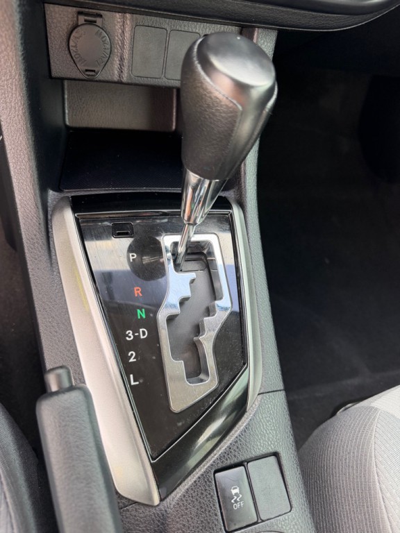 2015 Toyota Corolla Image 14