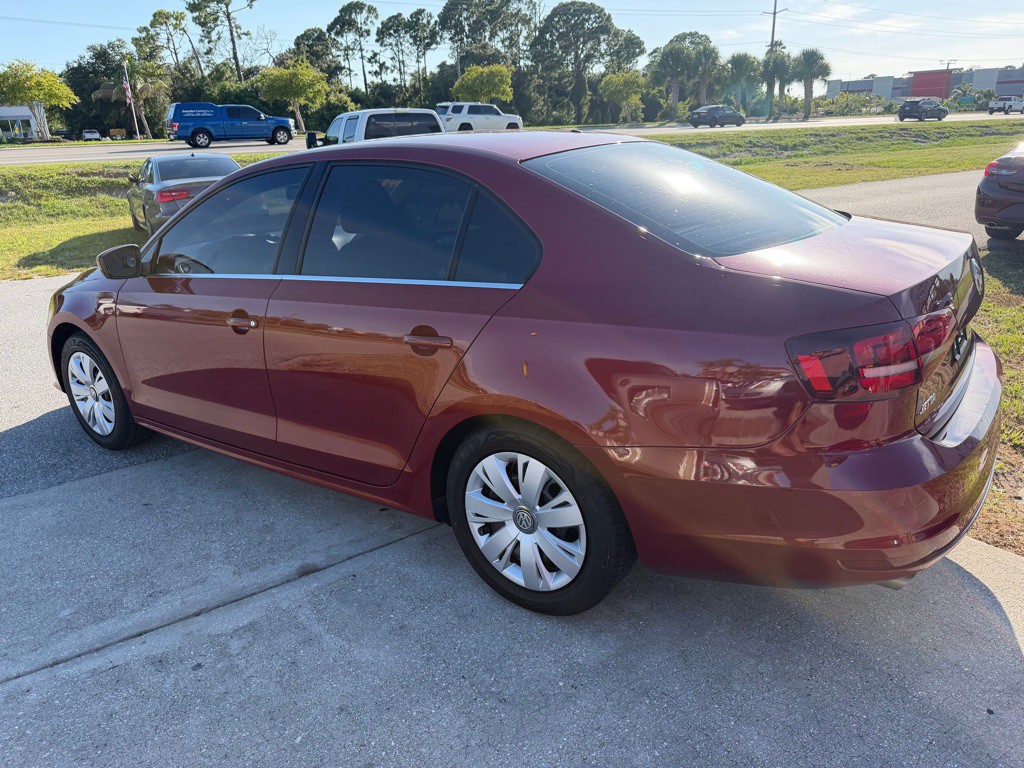 2017 Volkswagen Jetta Image 2