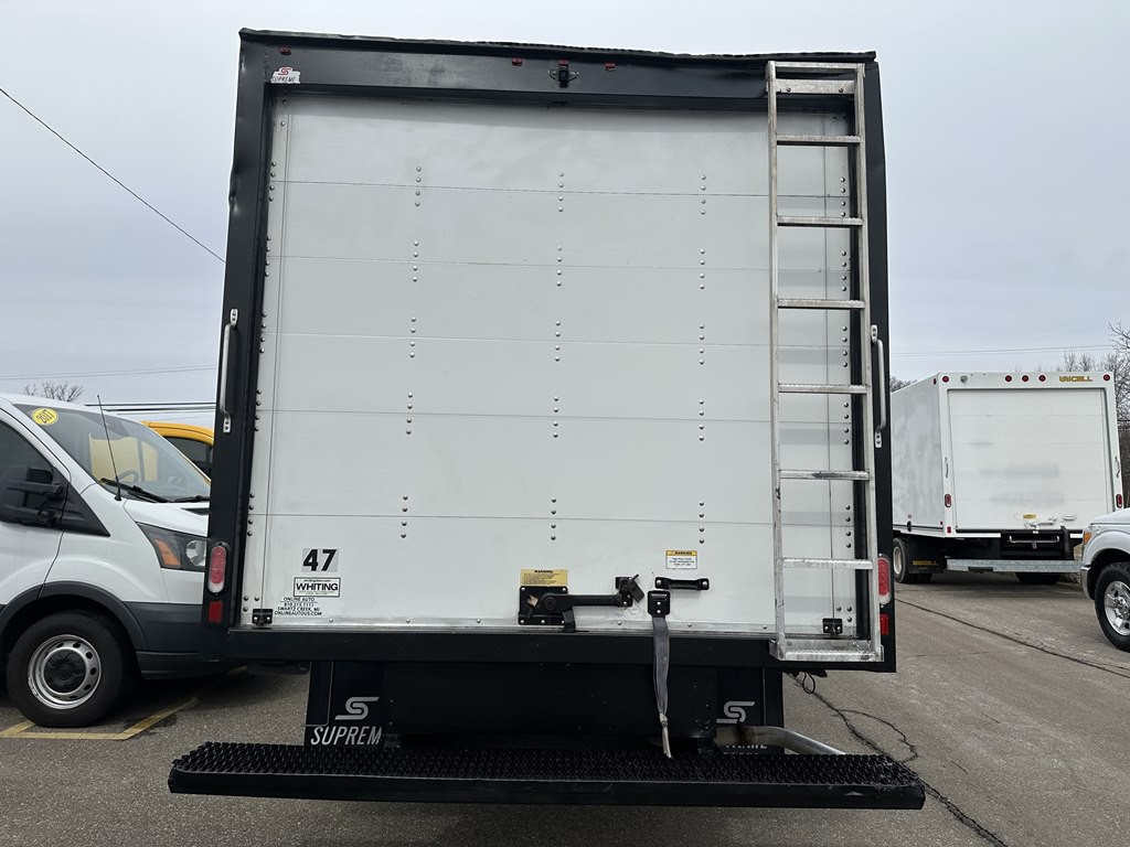 2018 Chevrolet Express Image 3
