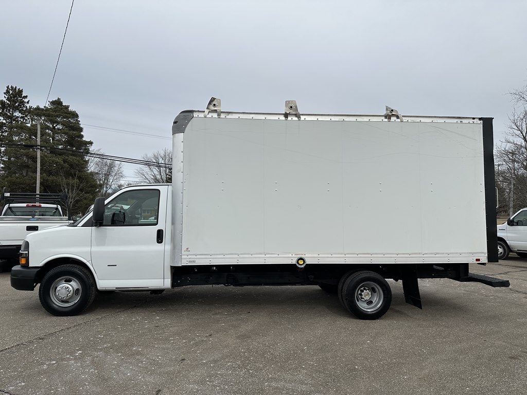 2018 Chevrolet Express Image 5